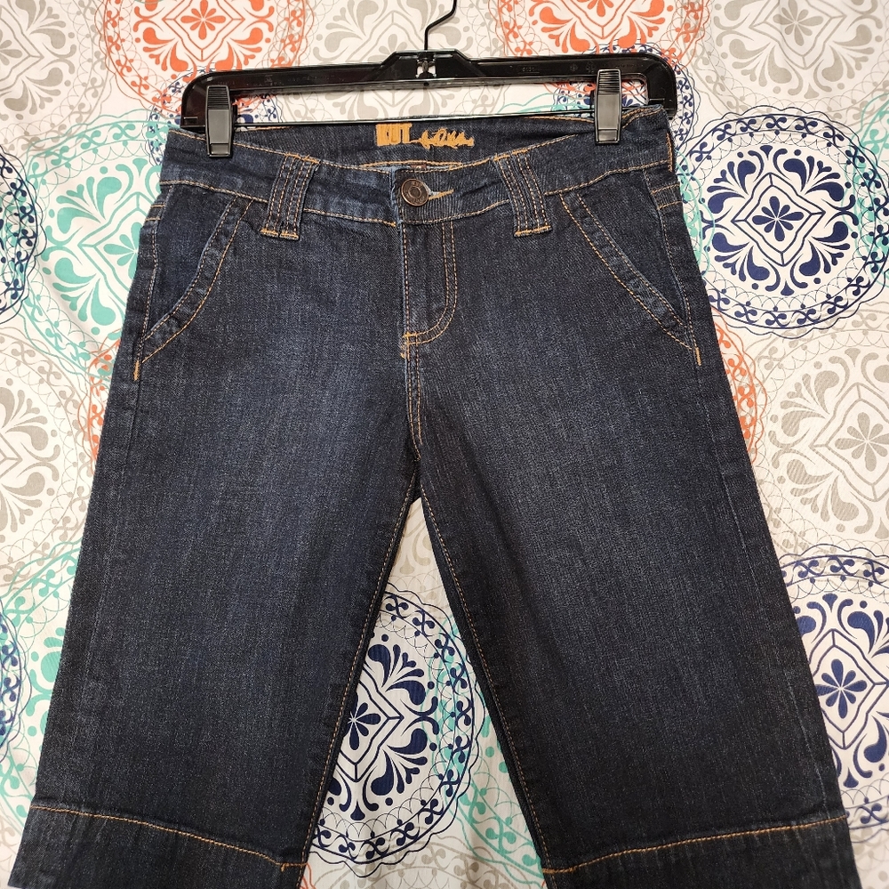 Kut Shorts Size 2, brand new condition